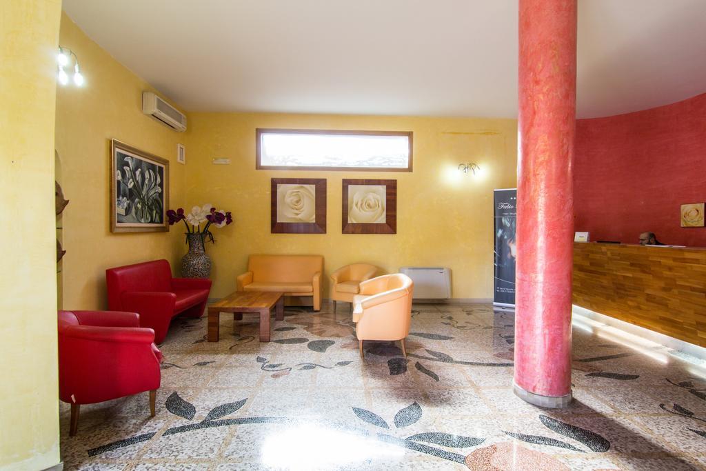 I Giardini Di Atena Aparthotel Merine Exterior foto